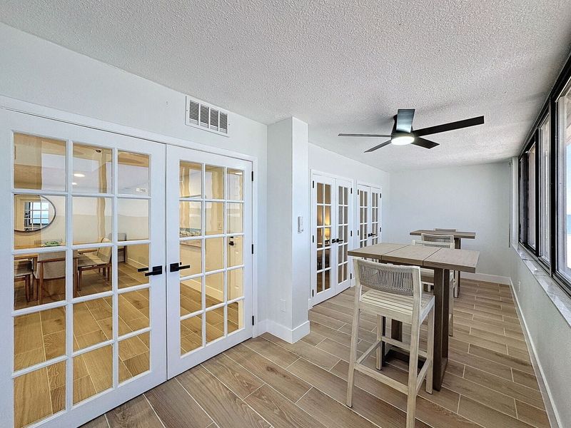 Enclosed Balcony with seating for 4