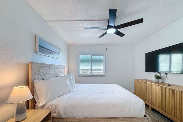 Bedroom 2 with Queen Bed