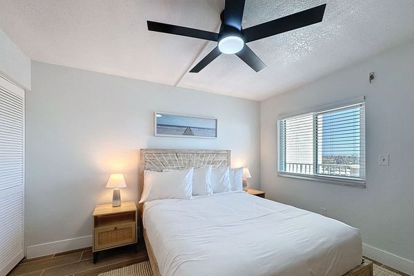 Bedroom 2 with Queen Bed