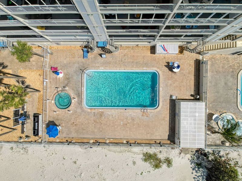Shared Swimming Pool & Hot Tub