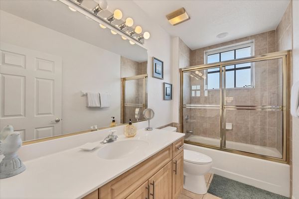 Upstairs bathroom with shower/tub combo
