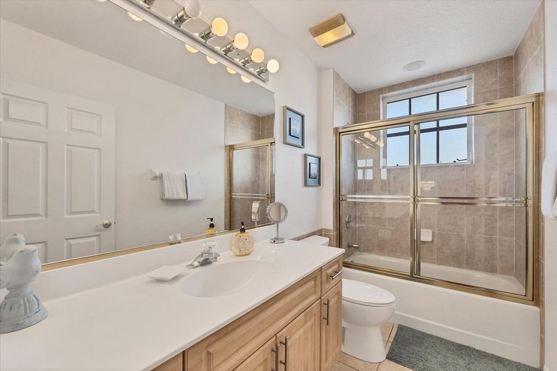 Upstairs bathroom with shower/tub combo