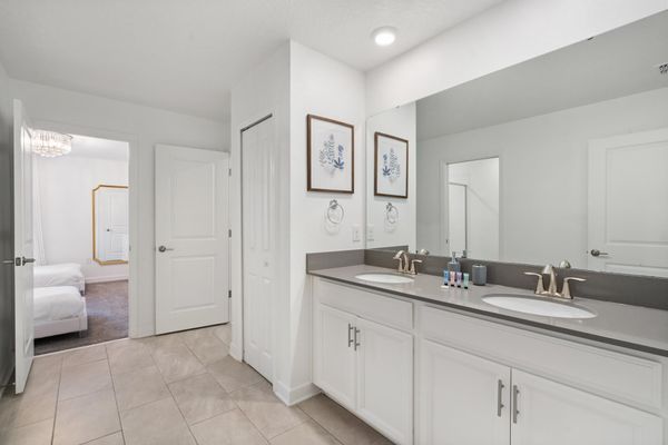 Jack N Jill Bathroom 5 Upstairs Shower