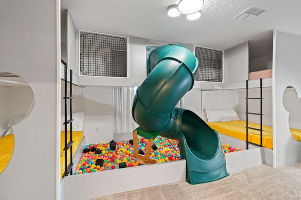 Two Double/Double Bunks Bedroom 9 Upstairs Mickey Theme