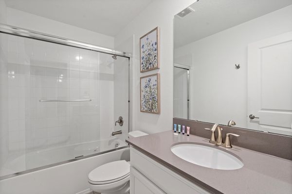 Hall Bathroom Upstairs 3 Tub/Shower Combo