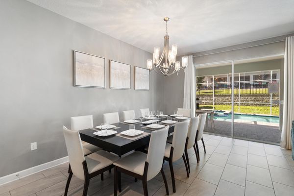 Dining (Angle)