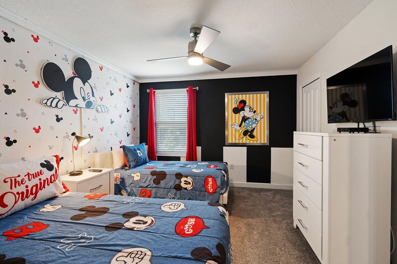Two Twins Bedroom 8 43" Roku TV