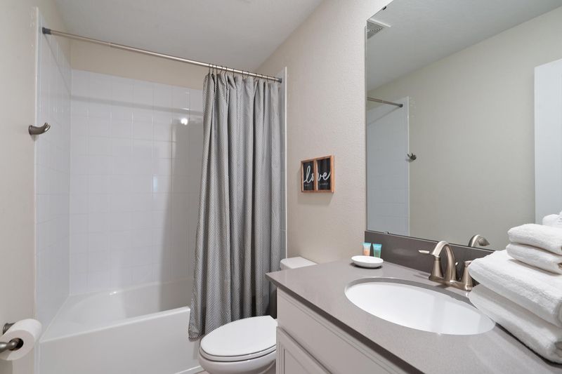Hall Bathroom upstairs Tub/Shower