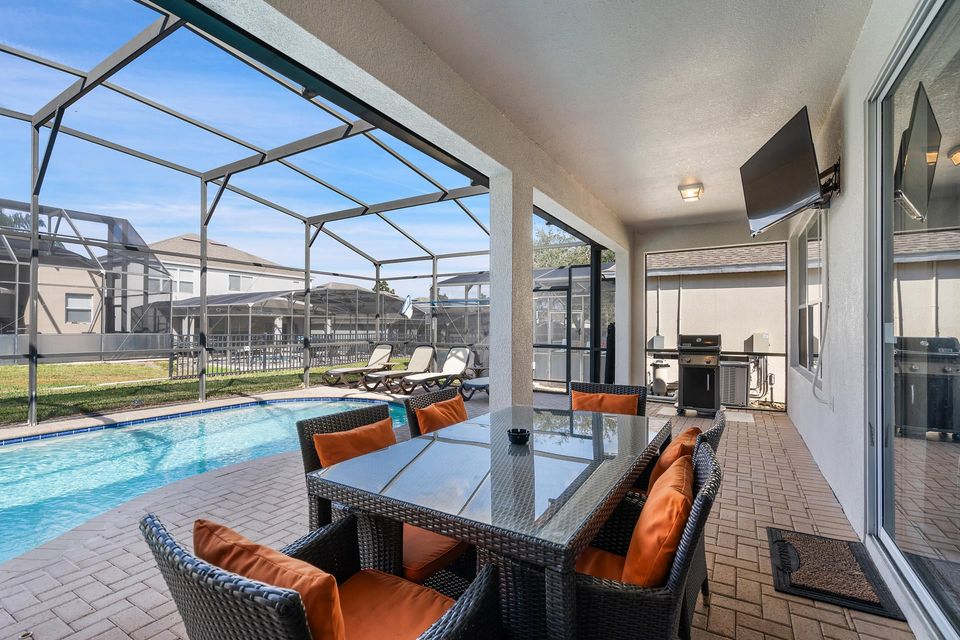 Pool / Patio 50" Roku TV