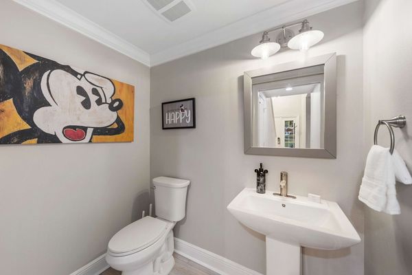 Clean and stylish themed-bathroom