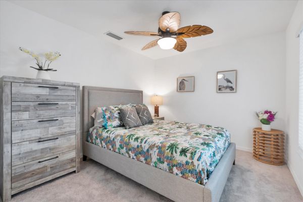 Guest bedroom with queen bed