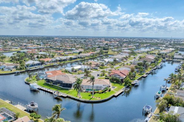 Beautiful Waterfront Home With Private Pool & Spa In Punta Gorda