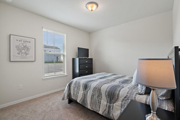 Queen Bedroom 2 32" Roku TV