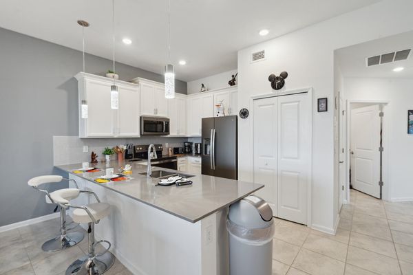 Kitchen Breakfast Counter
