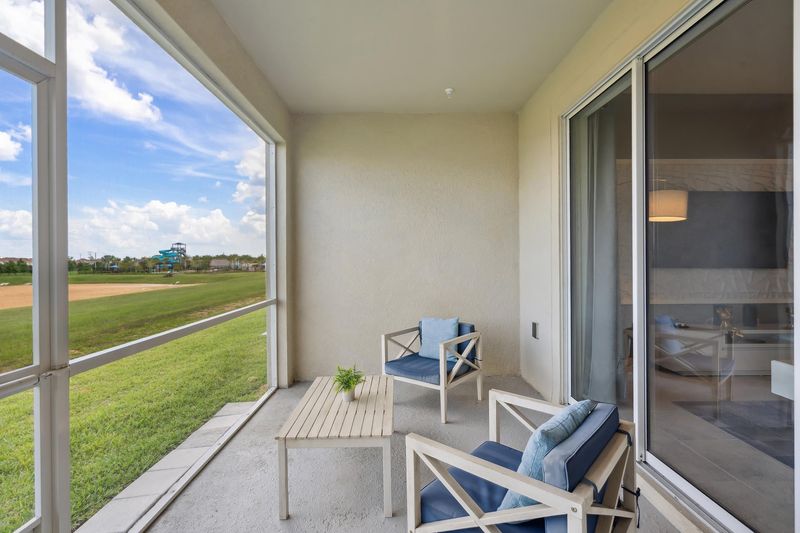 Enclosed Patio (Angle)