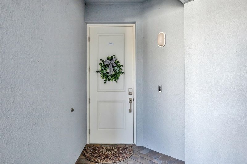 3 bedroom, 2 bathroom, 1st floor condo in the beautiful Heritage Landing Golf Resort & Country Club