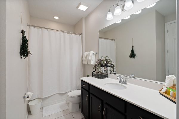 Hall Bathroom 4 Upstairs Tub/Shower Combo