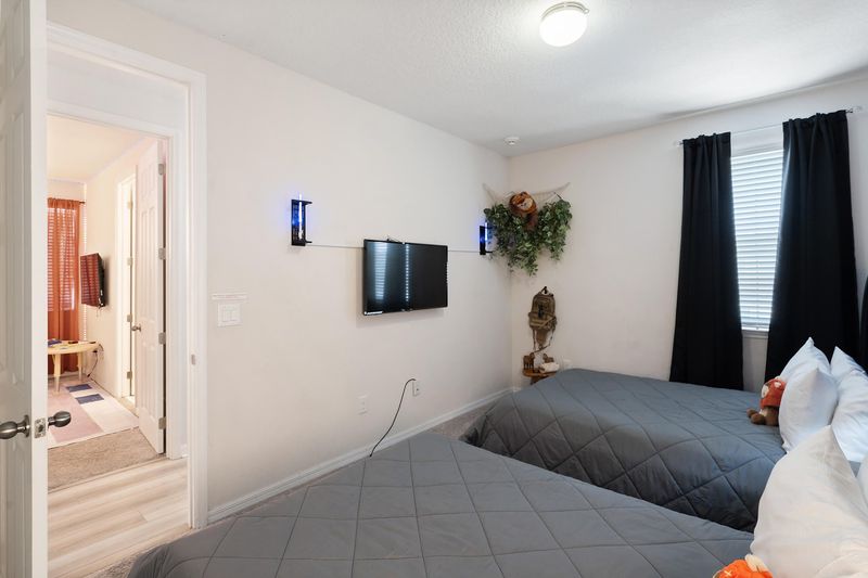 Two Doubles Bedroom 5 Upstairs Star Wars 43" Smart TV