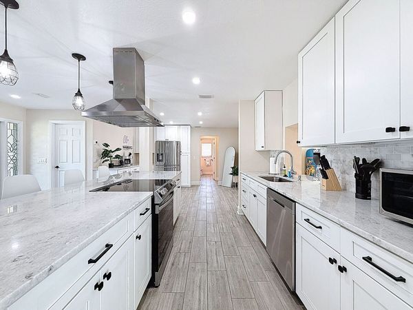 Kitchen with Island
