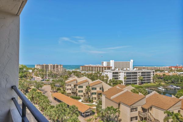 Large Balcony Overlooking North-West Siesta Key, the Intracoastal Waterway, and the Gulf