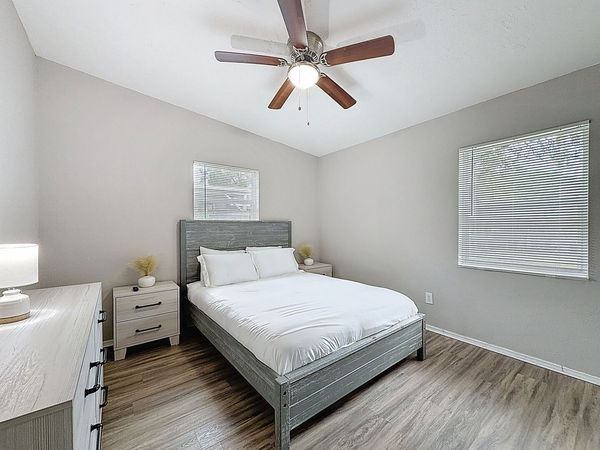 Bedroom 2 - Queen Bed