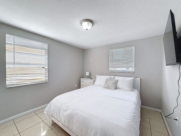 Bedroom 3 - Queen Bed