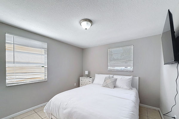 Bedroom 3 - Queen Bed