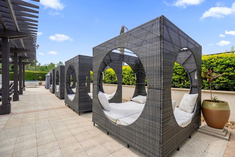 Patio/ Cabanas/Outdoor Day Beds
