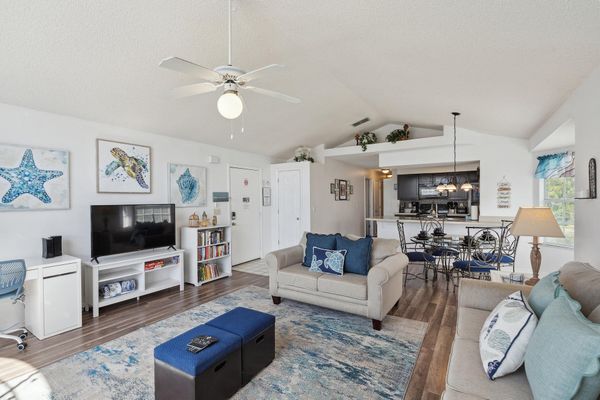 Living Room (Angle) 
50" Smart TV