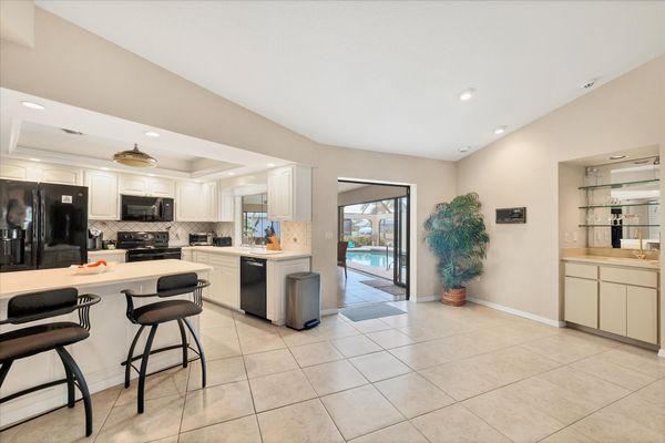 Open, Bright floor plan