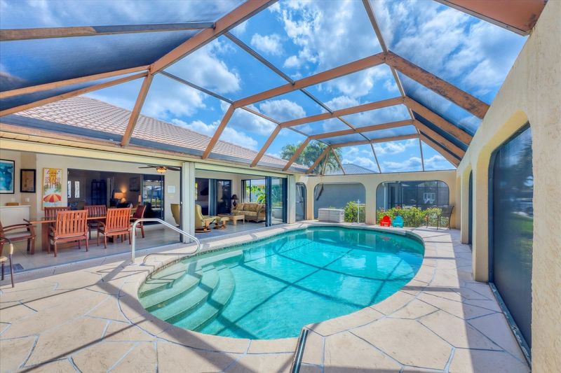 Private Screened in Pool