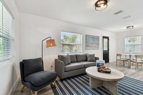 117 127th Ave E Unit 5