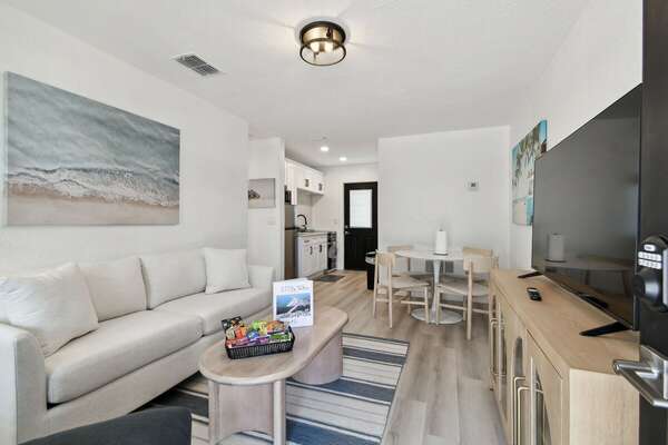 Near Johns Pass | 1 Block from Gulf Shores | Treasure Island