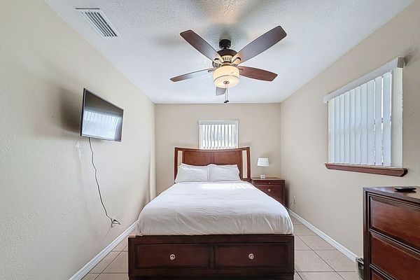 Bedroom 2 - 2 closets