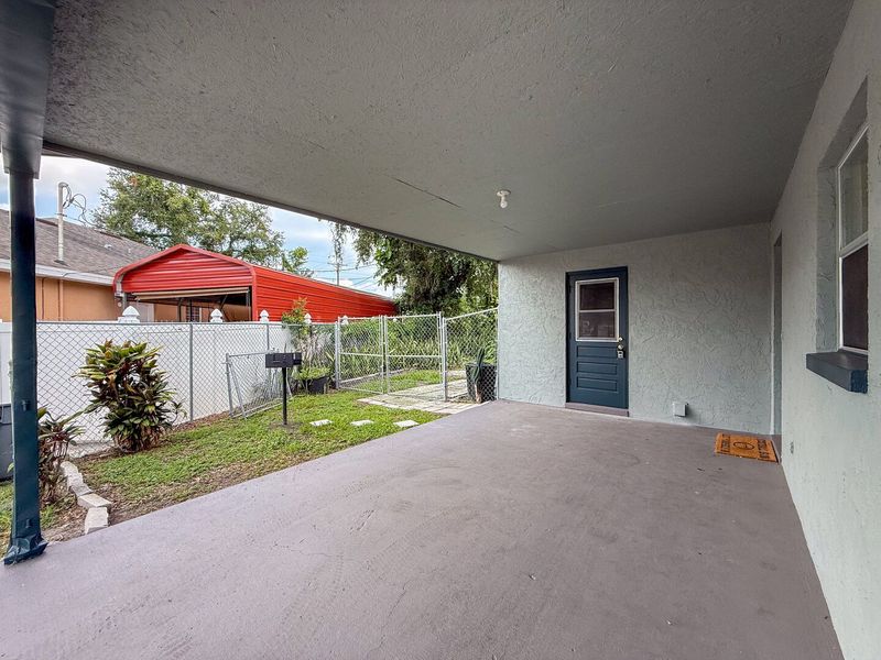Single car carport