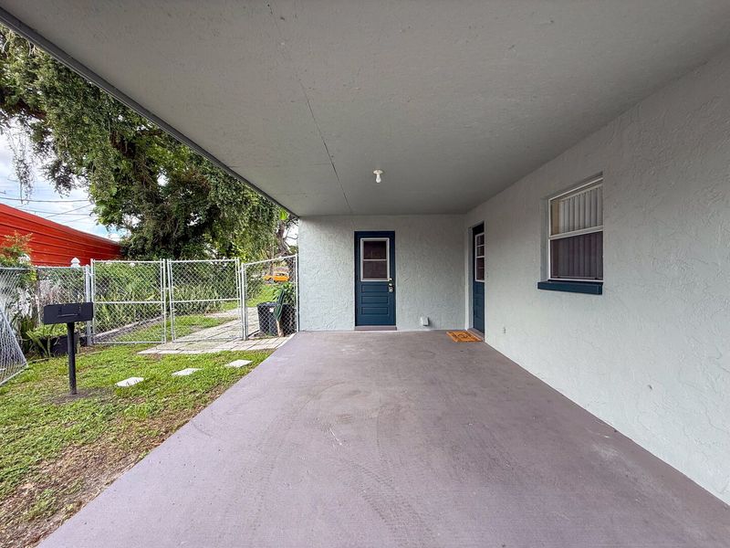 Single car carport