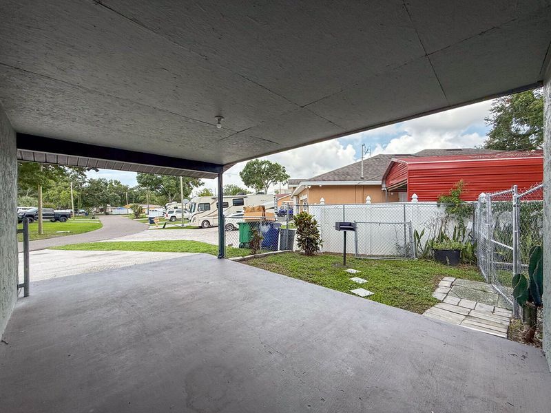 Single car carport