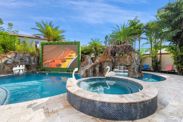 Spa/Lazy River (Angle)