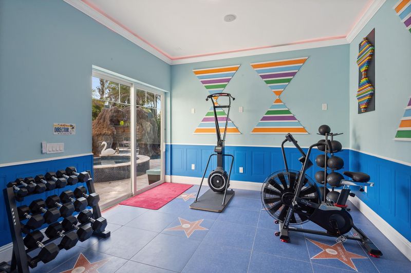 Gym (Angle)