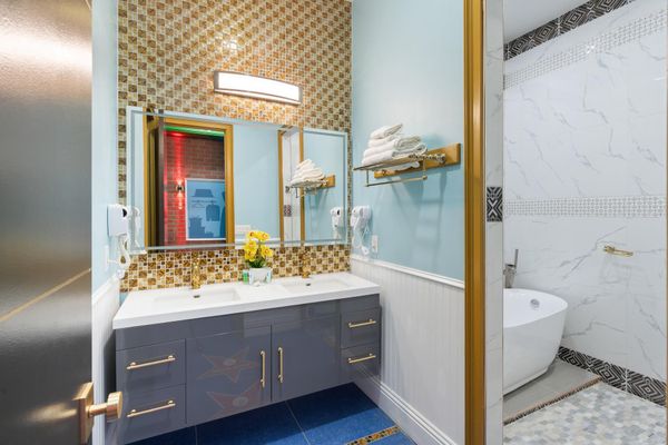 Singing in the Rain Bathroom 5 Tub & Rain Shower