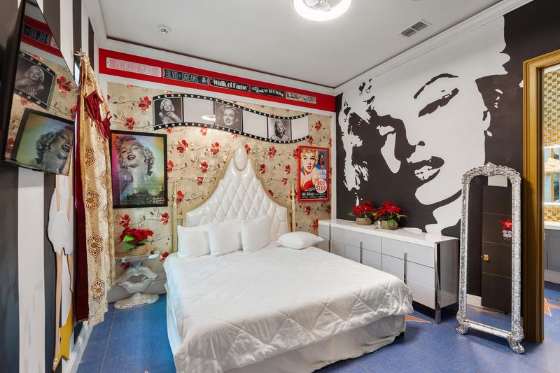 Marilyn Monroe King Suite Bedroom 7 Downstairs