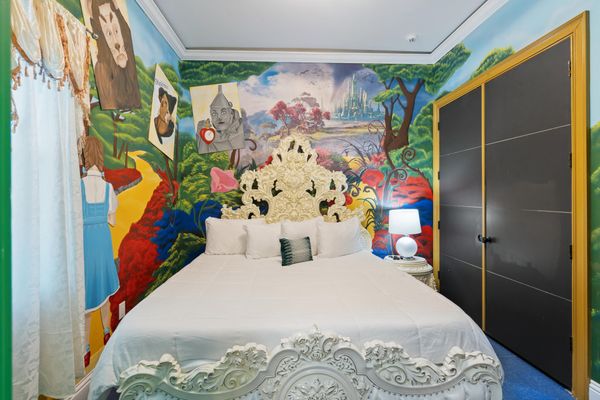 Wizard of OZ King Suite Bedroom 2 Downstairs