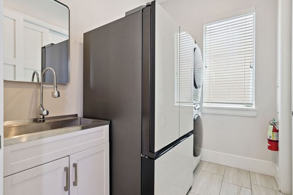 Secondary fridge and icemaker perfect for large groups