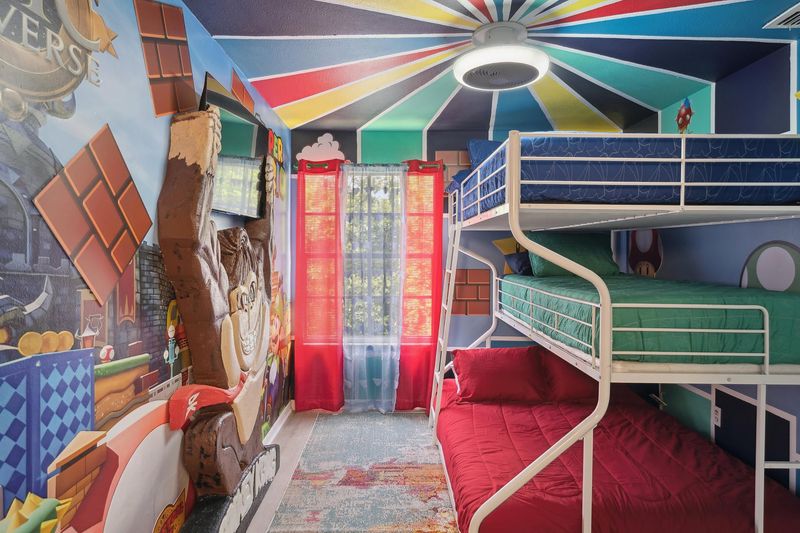 Double/Twin/Queen Bunk Bedroom 2