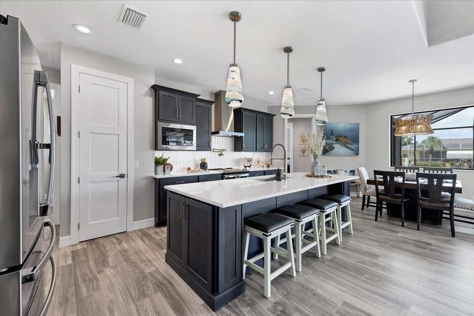 Bright, open, fully-equipped kitchen