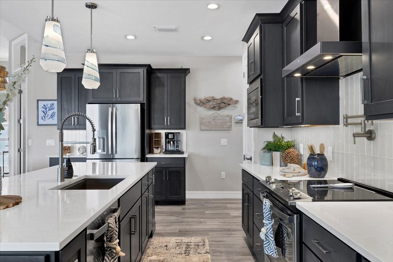 Bright, open, fully-equipped kitchen
