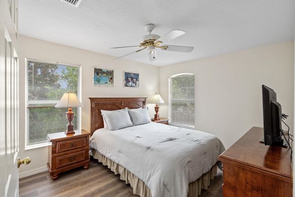 Queen Bedroom 3 Upstairs 40" TV