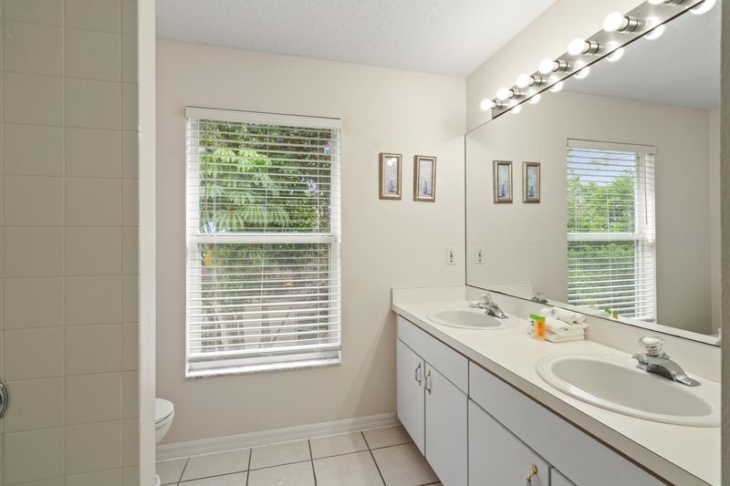 Hall Bathroom Upstairs 2 Tub/Shower Combo