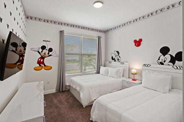 Twin/Double Bedroom 3 Downstairs
43" Smart TV
Mickey Theme