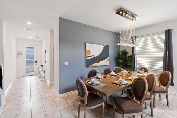 Dining/Entrance Hall